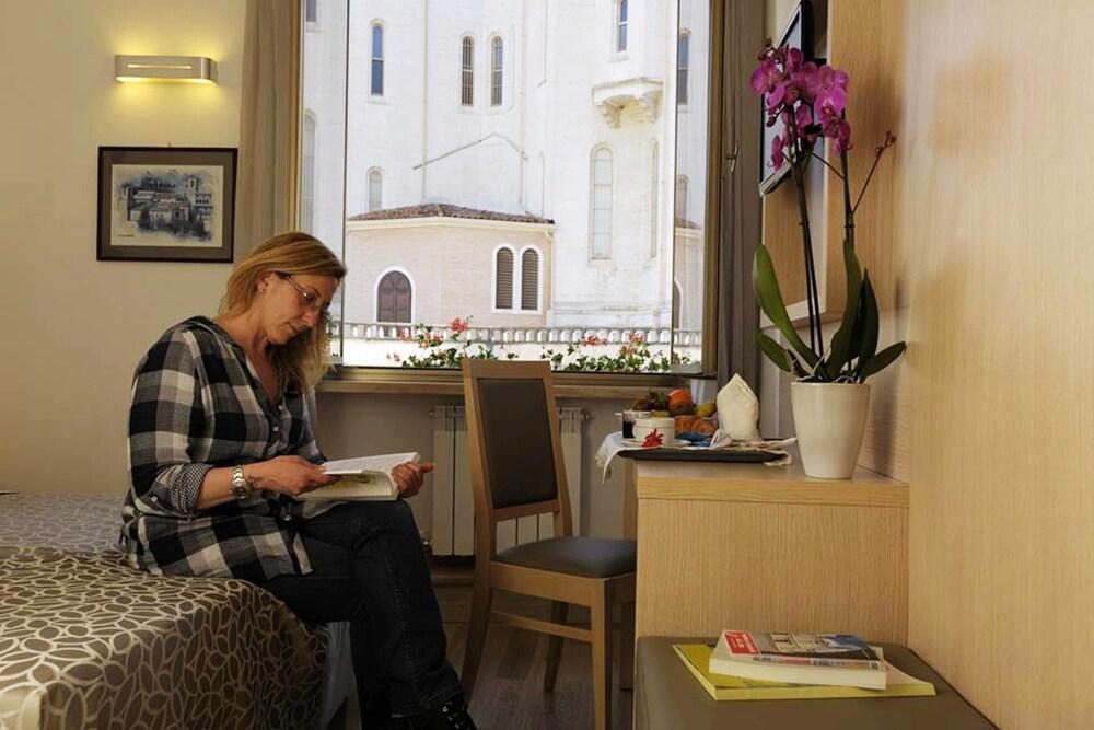 Hotel Delle Rose Cascia Εξωτερικό φωτογραφία